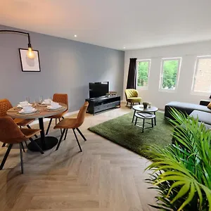 https://spacious-65m-apartment-in-the-centre-of-eindhoven.eindhoven-hotels.net