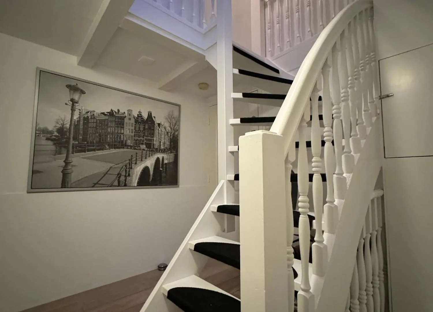 Nine Streets Inn Amsterdam 3*,
